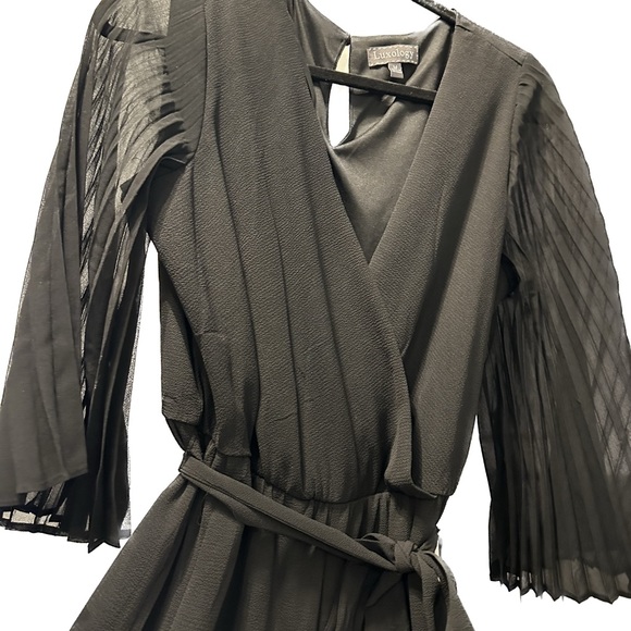 Wide Leg Jumpsuit - Picture 2 of 4